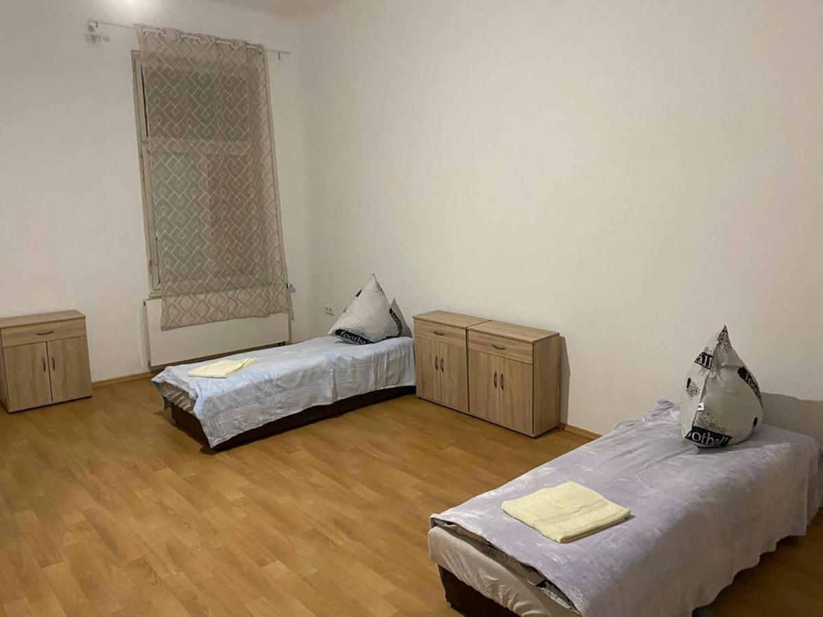 Apartments Tomkova Hradec Králové Esterno foto