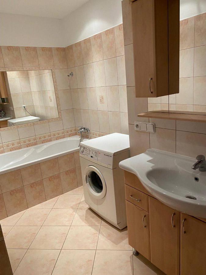 Apartments Tomkova Hradec Králové Esterno foto