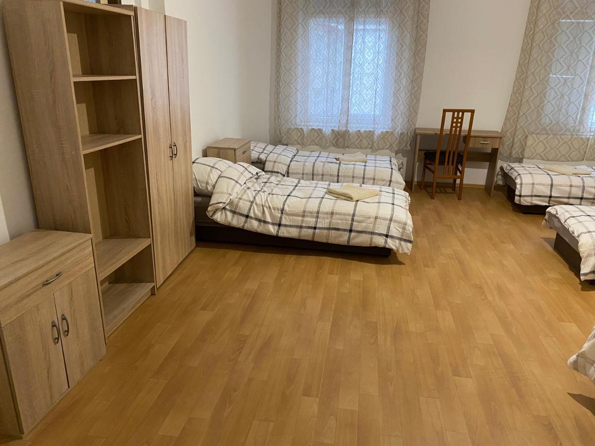 Apartments Tomkova Hradec Králové Esterno foto