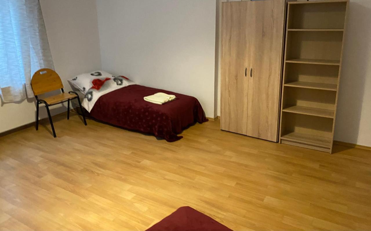 Apartments Tomkova Hradec Králové Esterno foto