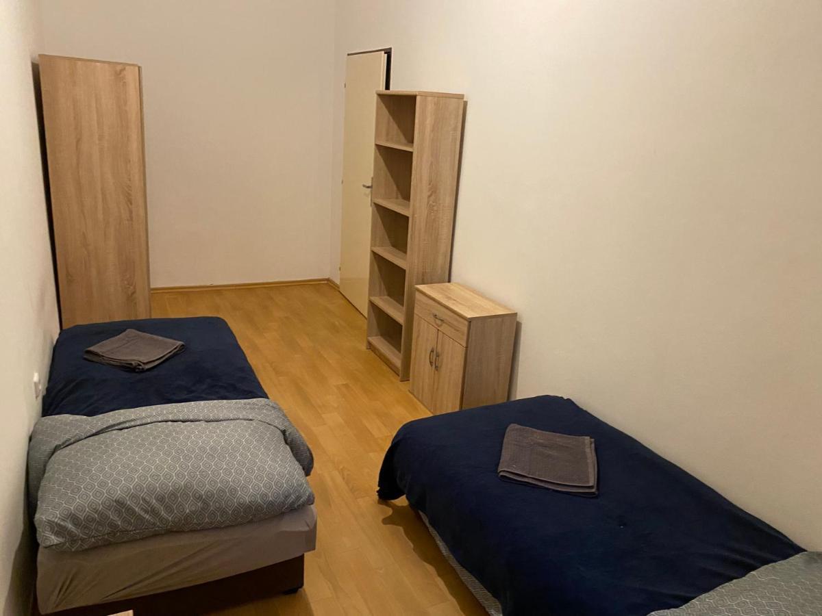 Apartments Tomkova Hradec Králové Esterno foto